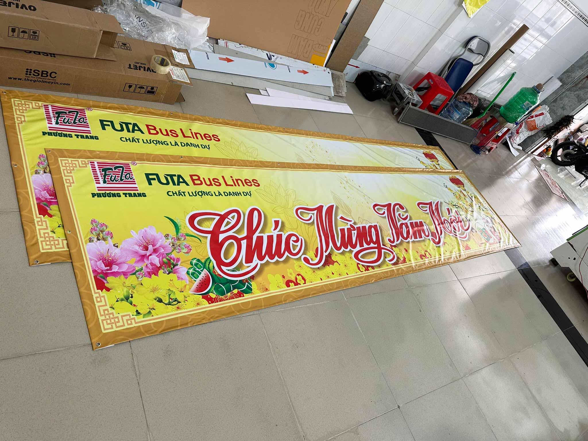 in bat quang cao go cong