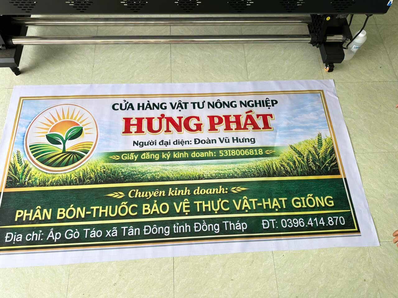 in bat quang cao go cong